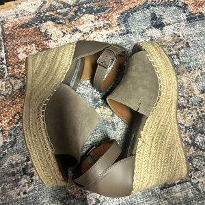 Steve Madden Tan Espadrille Shoes with Jute Platform